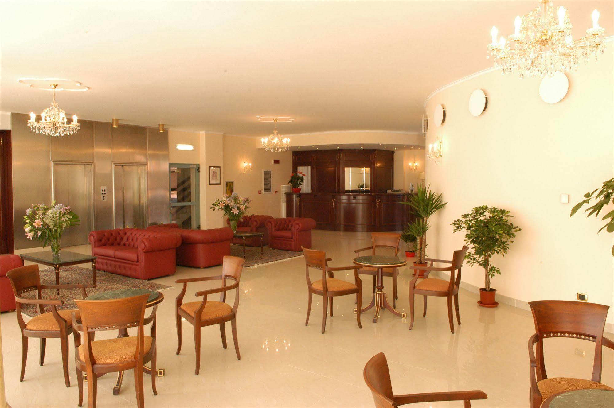 Pilgrim'S Hotel Cicognolo Exterior photo